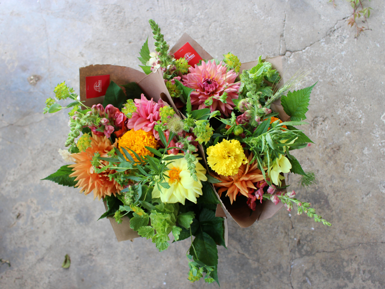 hand-tied-bouquetFresh garden bouquets in Langley, BC Fresh garden bouquets in Langley, BC